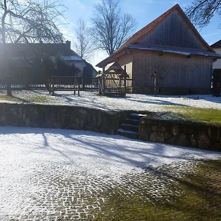 ゲストハウス Klokoci Sněžné